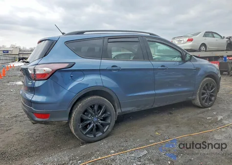 2018 Ford Escape Se из США, поврежденный, VIN 1FMCU9GD0JUA77245